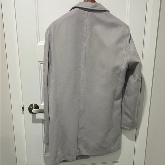 Gray Coat - Picture 4 of 4